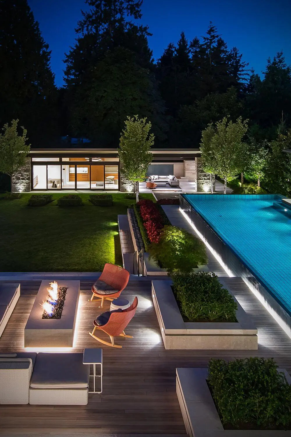 outdoor-garden-led-strips-and-spotlights